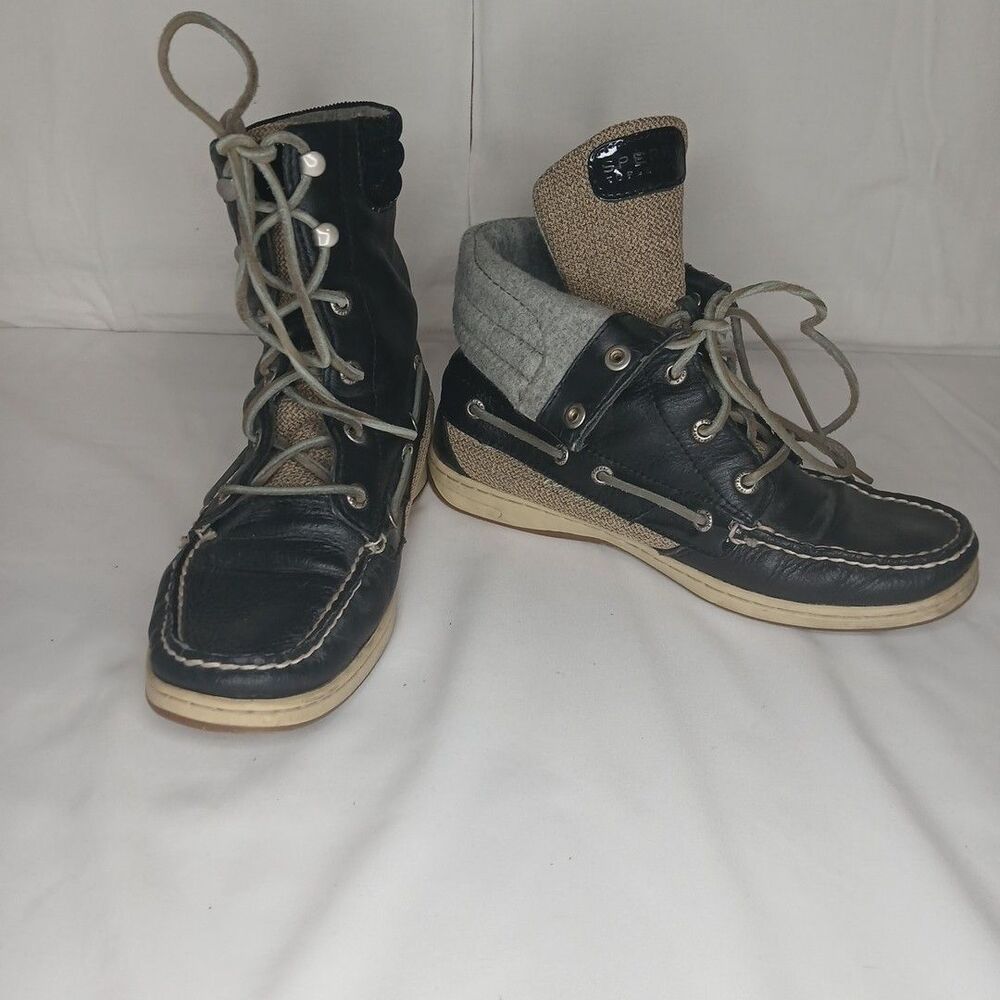 Women's Lace-Up Boat Boot - Black and Tan